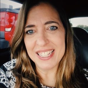 Meet your Posher, Debbie